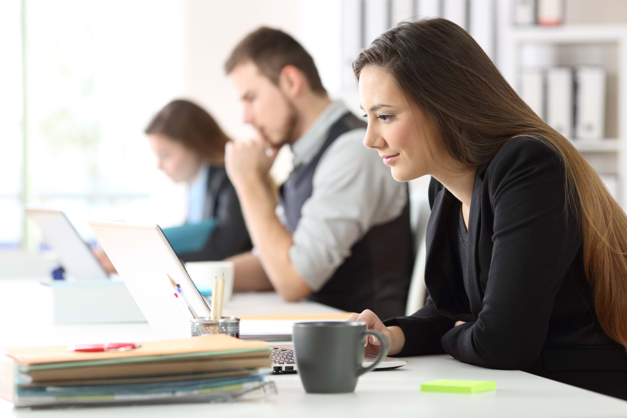 woman-computer-working